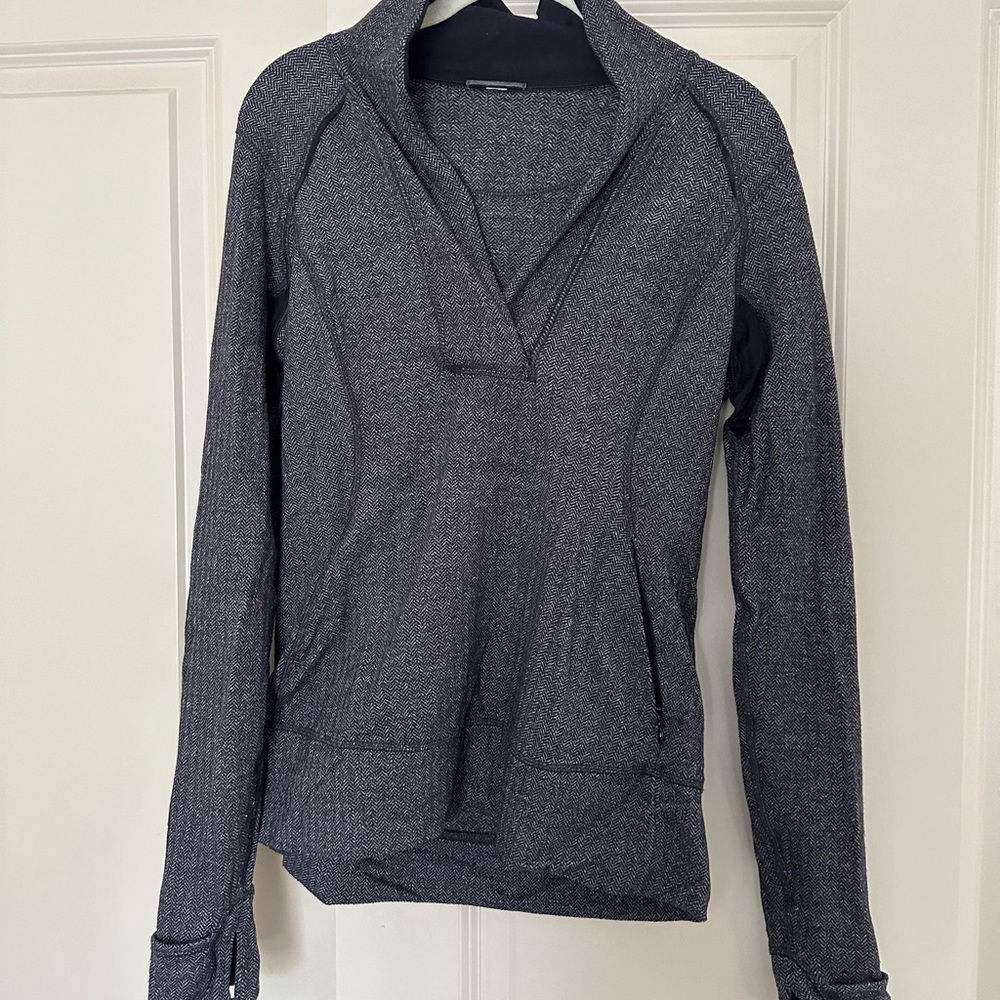 Lululemon women’s quarter zip size 8